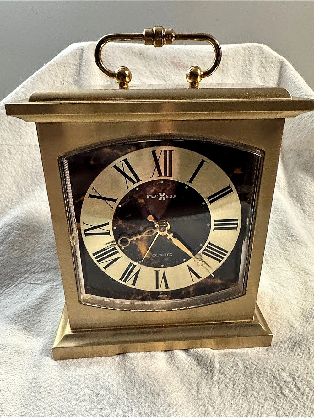 Vintage 1988 Howard Miller Quartz Mantel Gold Clock